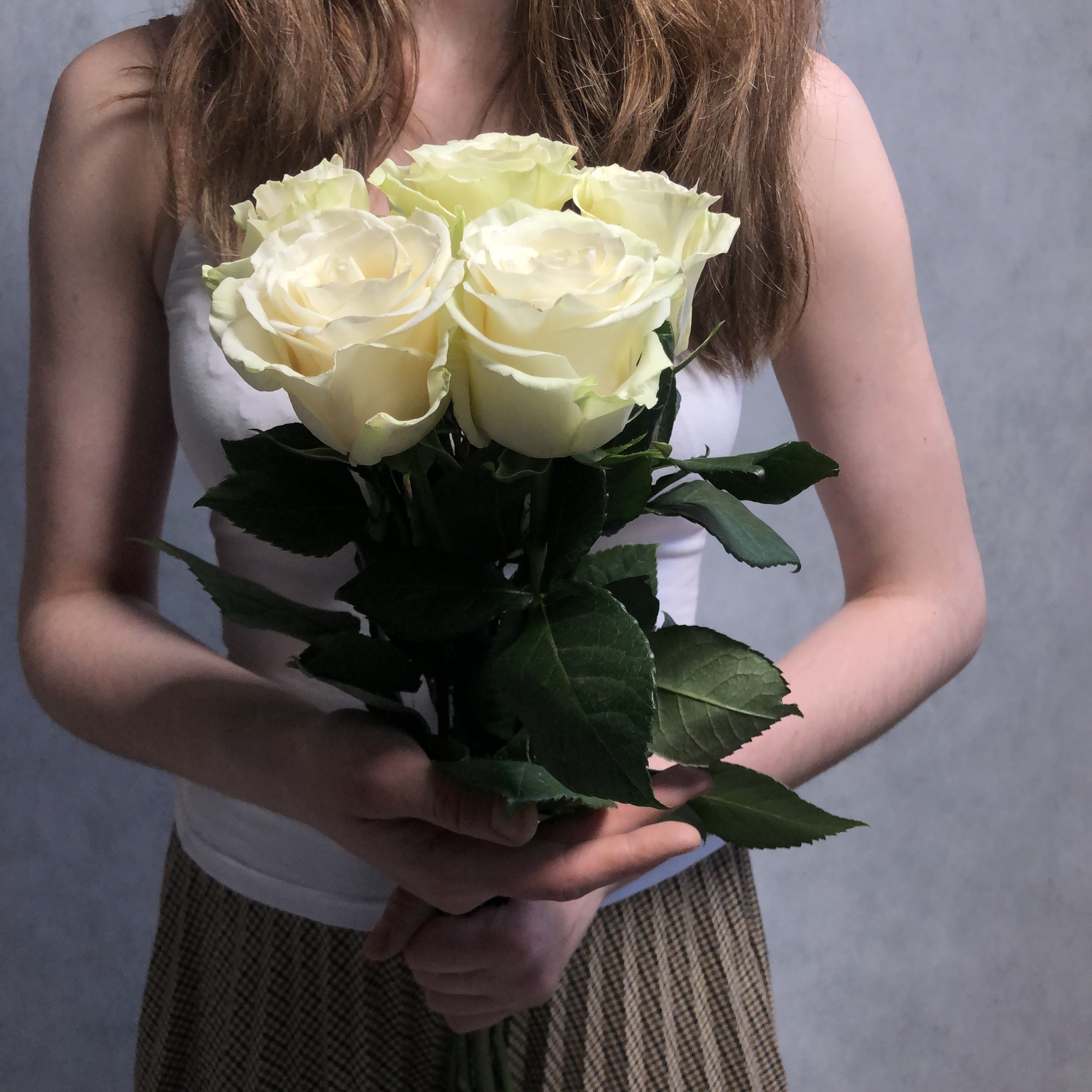 Букет из 3 белых роз 60 см с лентой, Эквадор